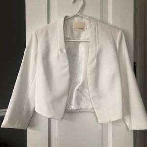 White cropped blazer